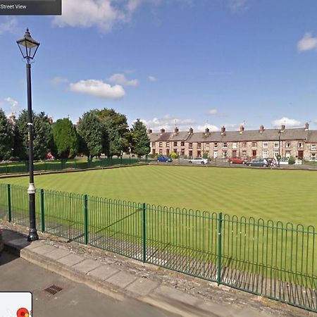 College Square, Terrace House Apartment Bessbrook Екстериор снимка