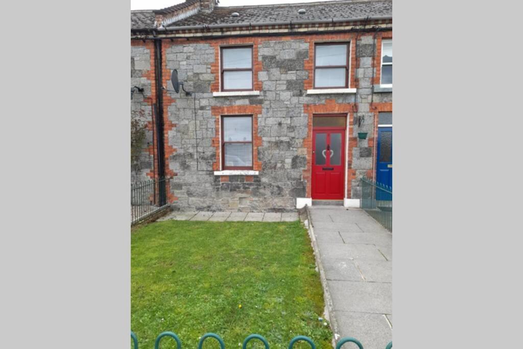College Square, Terrace House Apartment Bessbrook Екстериор снимка