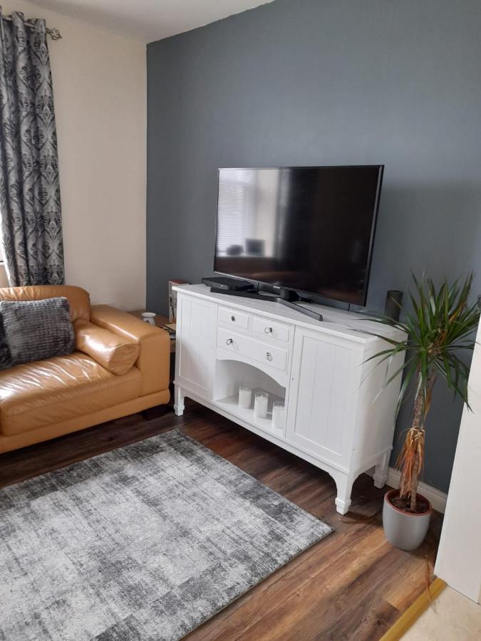 College Square, Terrace House Apartment Bessbrook Екстериор снимка