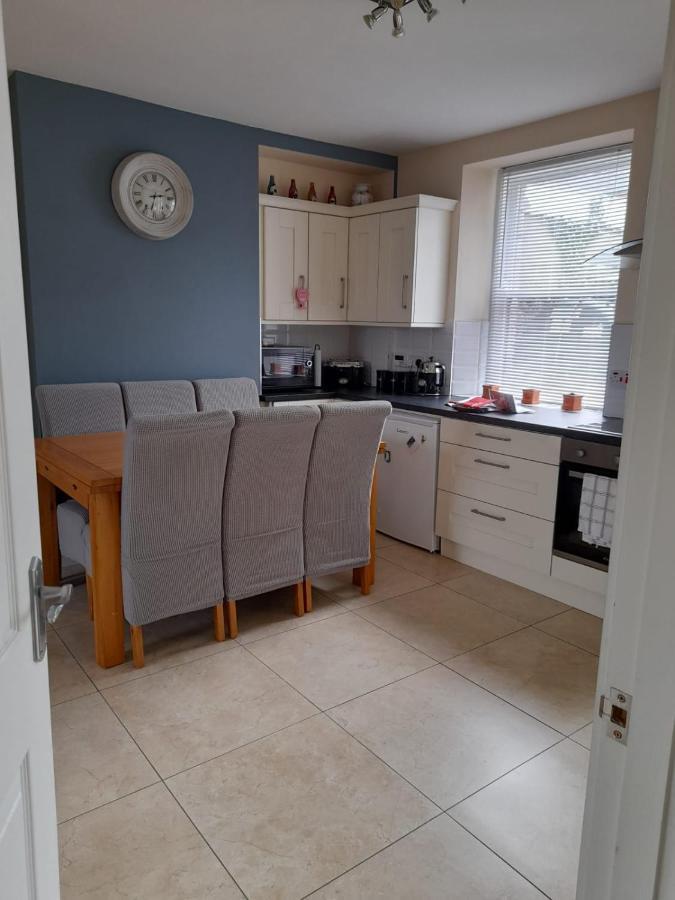 College Square, Terrace House Apartment Bessbrook Екстериор снимка