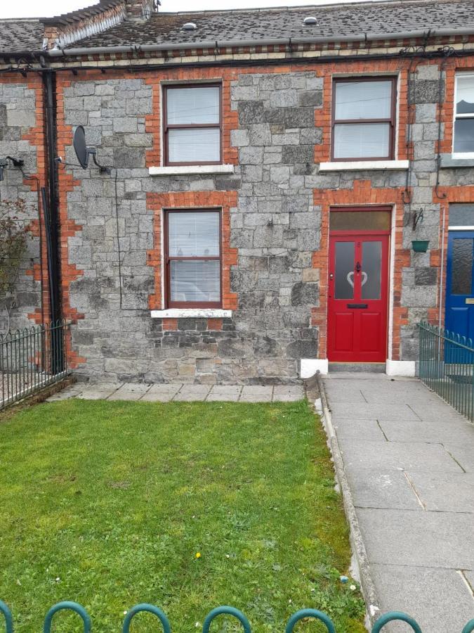 College Square, Terrace House Apartment Bessbrook Екстериор снимка